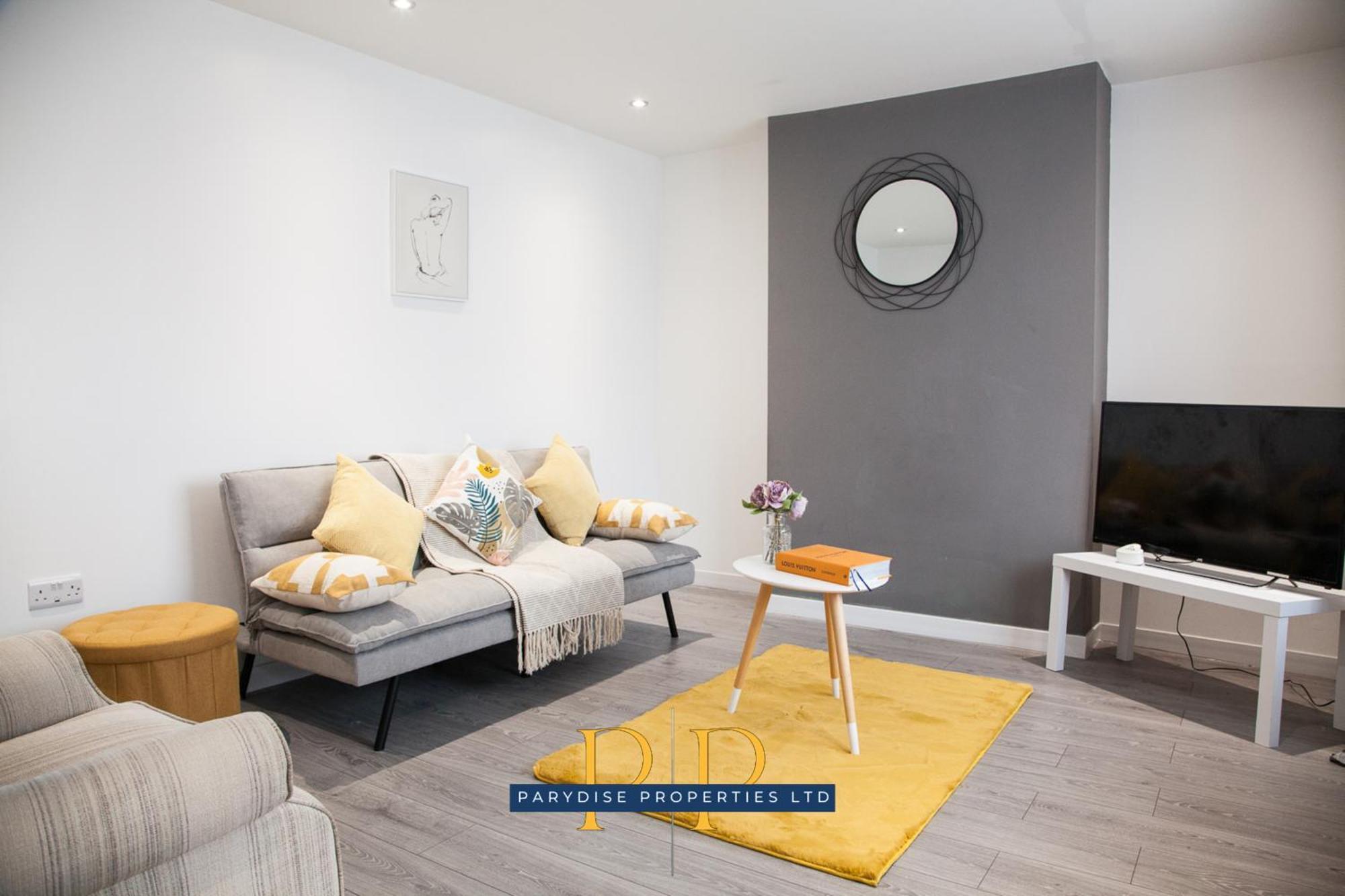The Knutton House - Spacious Comfort By Parydise Properties - Leisure & Business Stays - Sleeps 7 Newcastle-under-Lyme Zewnętrze zdjęcie